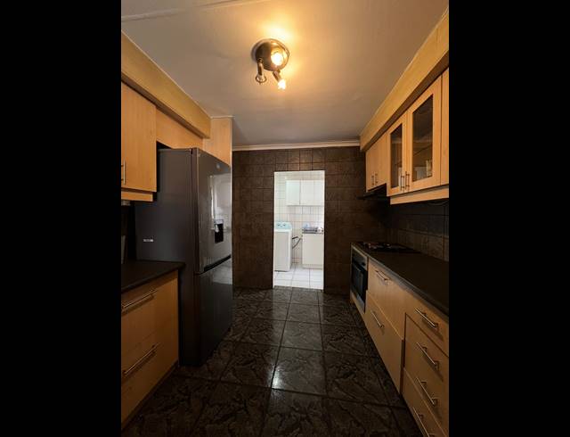 3 BEDROOM HOUSE TO LET IN SUMMER GREENS